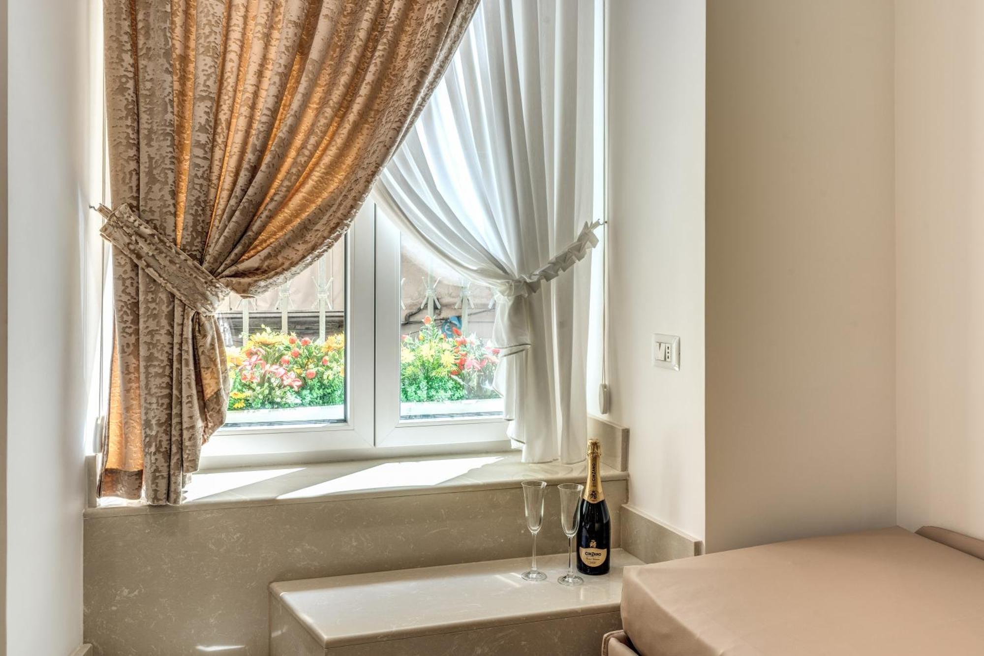 Le Stanze Di Venere Hotel Napoli Ngoại thất bức ảnh